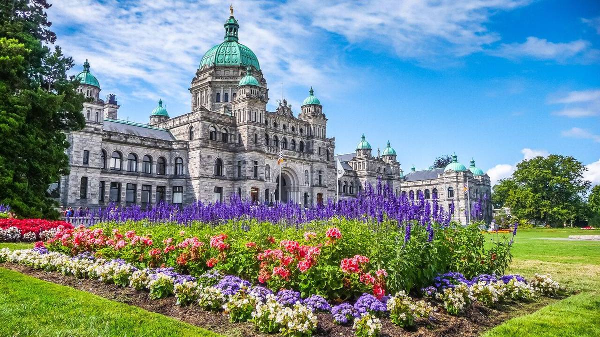 Best of Victoria, BC W/ Malahat Skywalk, Butchart Gardens image 5