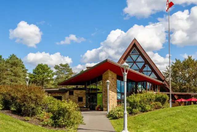 Visiting Sydney, Nova Scotia in September - See Sight Tours