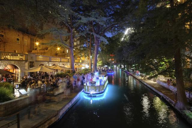 Best Things to do in San Antonio at Night - See Sight Tours