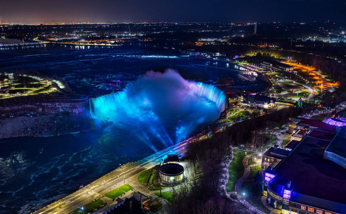 Night on Niagara with Power Station Light Show image 3