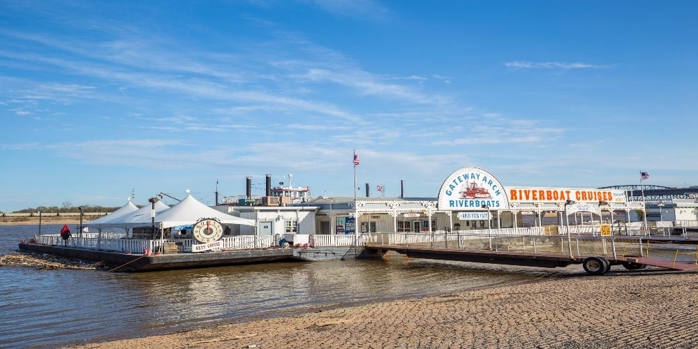 https://res.cloudinary.com/see-sight-tours/image/upload/v1679061939/strapi/5_River_Cruise_feb19a5cbb.jpg