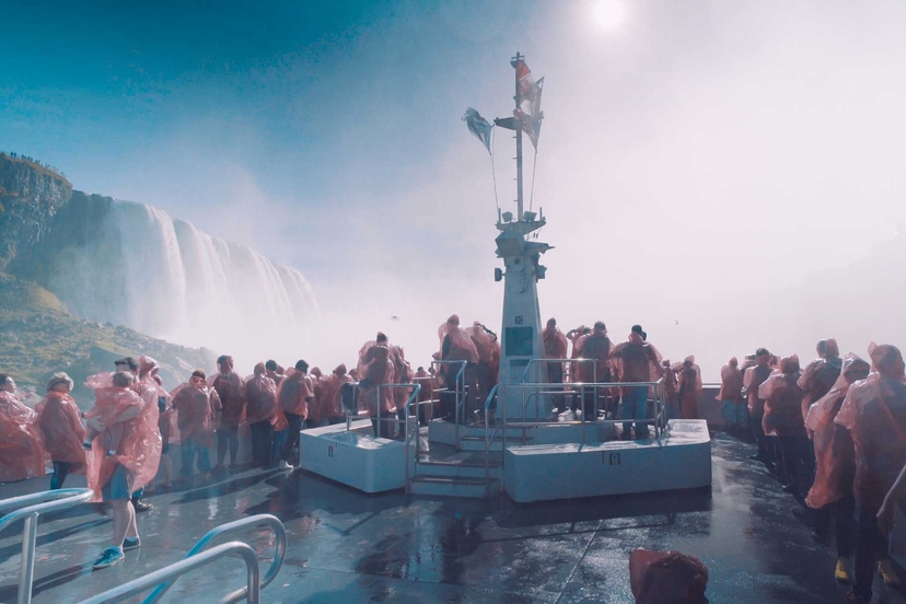 https://res.cloudinary.com/see-sight-tours/image/upload/v1681456351/strapi/Niagra_Falls_Canada_06610840a9.jpg