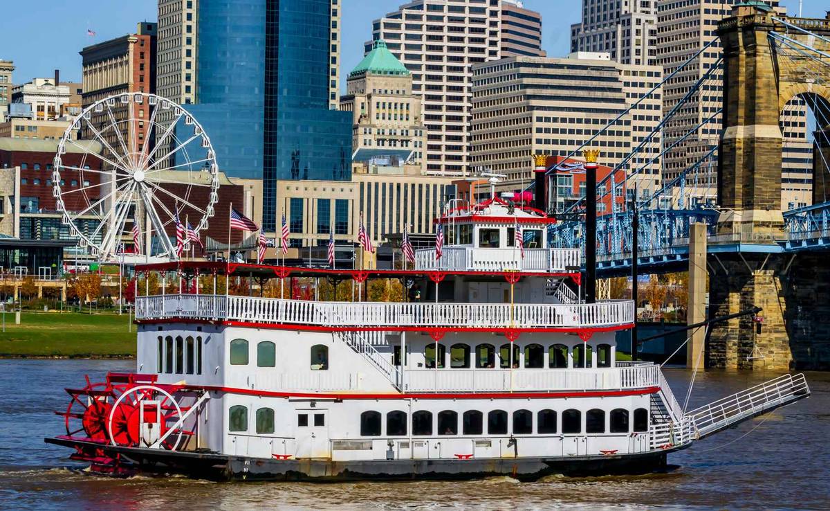 Scenic Cincinnati Night Tour with Music and Sunset Cruise image 2