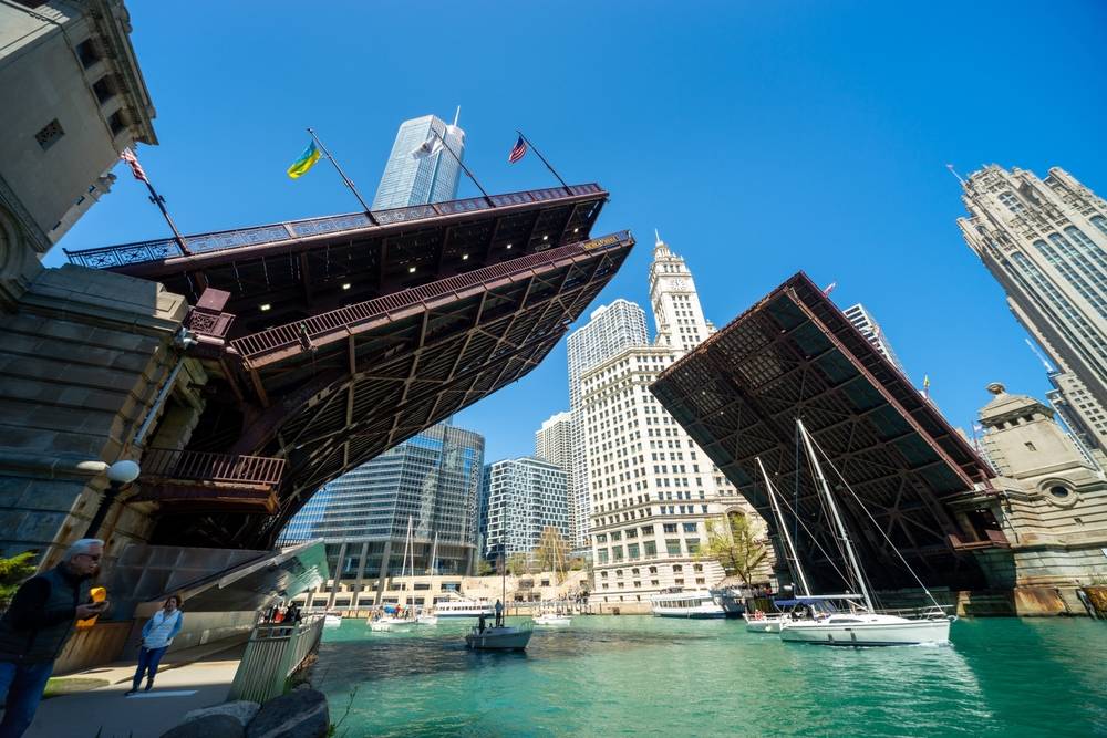 Best of Chicago History & Architecture Walking Tour image 3