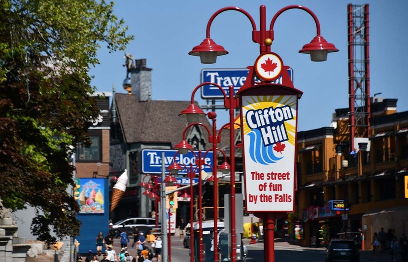 https://res.cloudinary.com/see-sight-tours/image/upload/v1749551657/strapi/Clifton_Hill_Fun_Pass_25d31da0e9.jpg